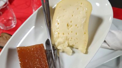 Queijo da Serra com marmelada